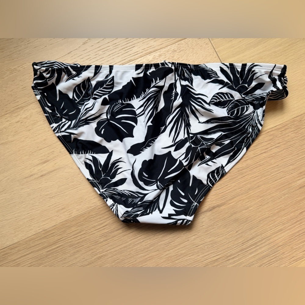 Old Navy Tanga Black Floral Swim Bikini Bottom Size Large - Picture 2 of 4